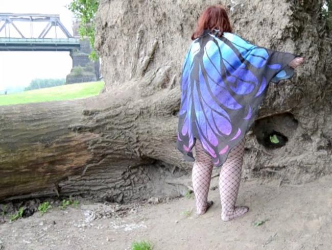 Dicker Arsch im Netz-Bodystocking