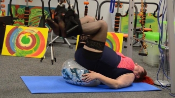 Exercise on beachball with backside !