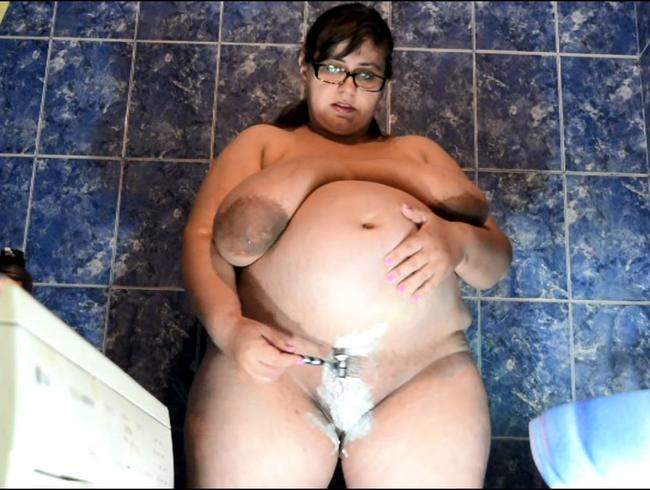 Rasierpussy 8 Monate schwanger
