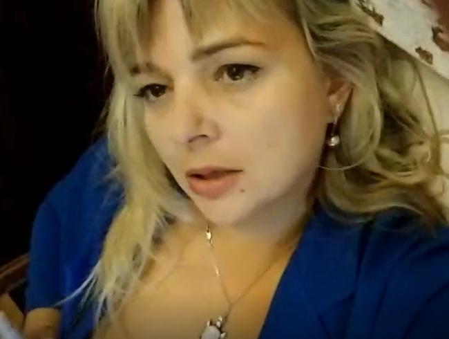 Rauchender Fetisch. Bbw Frauen Mit Großen Titten Entspannen
