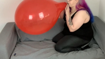 Roter Luftballon Blow to Pop