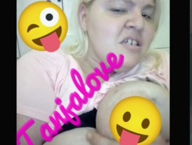 © Pssst mit Tanjalove auf Öffentlichen WC