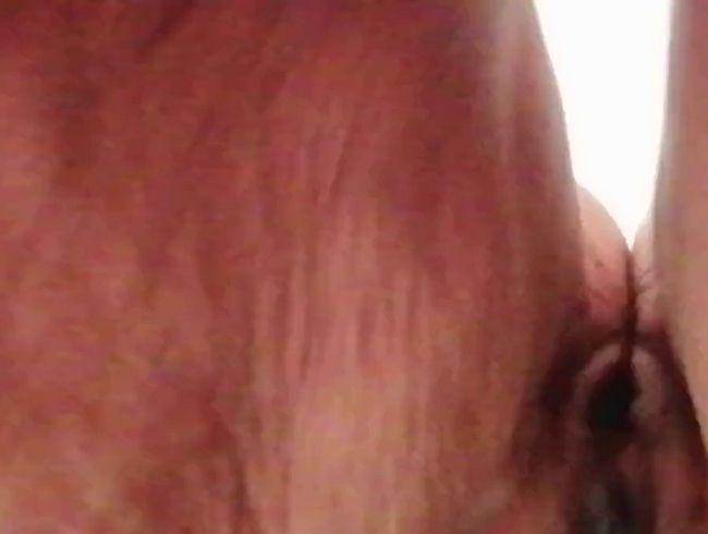 meine schwer baumelnden Hängeeuter in megageiler Doggystellung mit klatschendem Fettbauch und Muschi