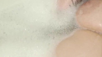 Beobachte mich in der Badewanne. Willst Du zu mir? // Video 006