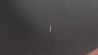 Doppelt hält besser. Dildo in Fotze und Arsch. Dildo zuerst auf Tisch gefickt