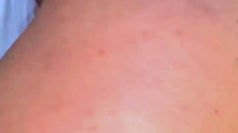 Hallo, ich bin ein superheißes, alleinstehendes muslimisches arabisches Mädchen. Ich habe einen riesigen runden Arsch und eine große haarige Muschi. Kannst du mich ficken?