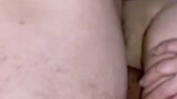 Ich bin seine Fickarschhure hat er gesagt und ich habe mich gefügt und ihn ficken lassen!