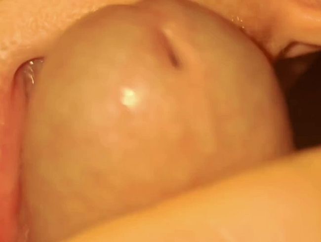 Kurzer Blowjob dann Happyend durch Hand und Frenulum massage mit Zunge und Lippen