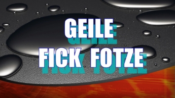 598 – GEILE FICK FOTZE.. wird hart gefingert und das sehr tief..