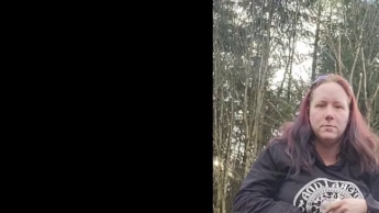 Dringender Piss im Wald