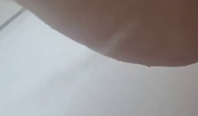 Heißer Piss unter der Dusche