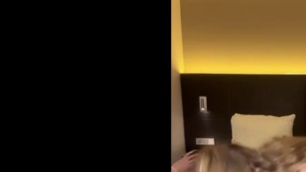 Heiße Rundungen, für dich eingeölt