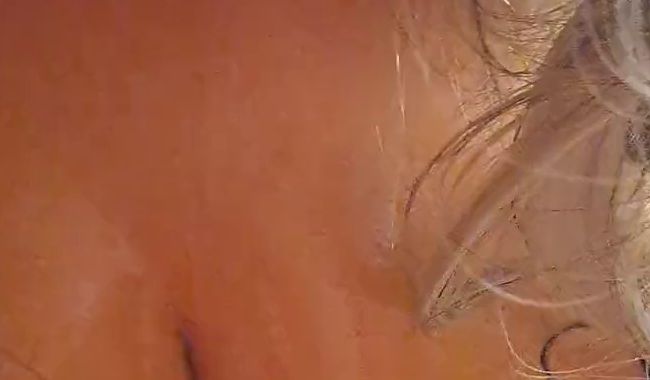 Er holt sich ein auf meine Geölten Titten runter / Tittenfick ??