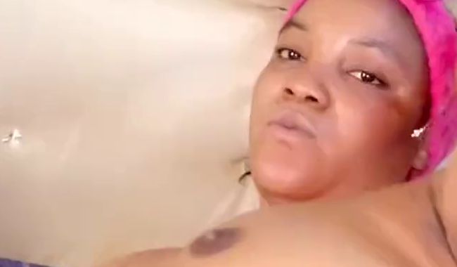 Twerking im Bett, um meinen Kopf zu beschäftigen, wenn mir langweilig ist ??
