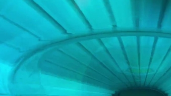 Horny & total geil im Solarium ich fingere mich ???