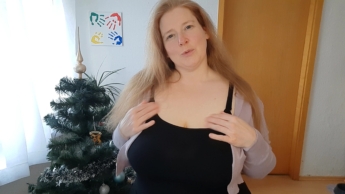 Dein Minischwanz kommt nicht zwischen meine Titten