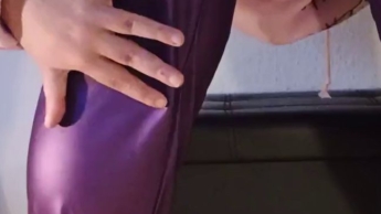 Lederlookleggings und Lack High Heels Genuss