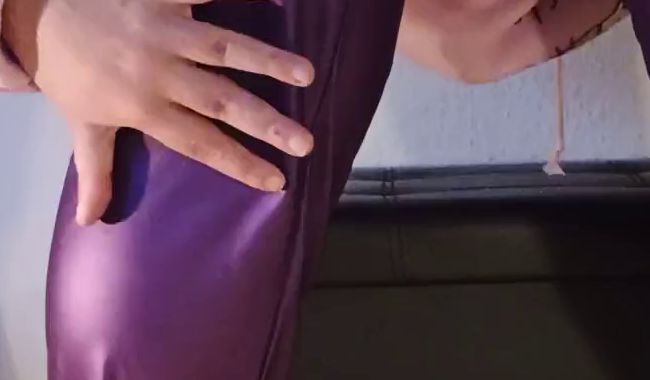 Lederlookleggings und Lack High Heels Genuss