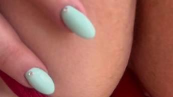 Santa beschenkt mich mit Spielzeug und probiert beide aus